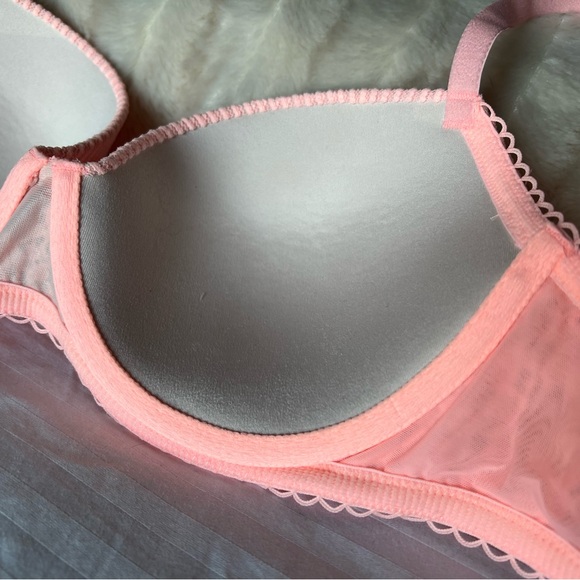 Victoria Secret Dream Angels Light Pink Lace Bra - Picture 10 of 15